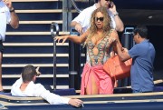 Мэрайя Кэри (Mariah Carey) Boobs Spills Out Of Her Tight Swimsuit In Ibiza - 01.07.2015 - 55xHQ 2061dd420660540