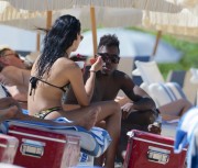 Шанина Шайк (Shanina Shaik) Bikini Enjoy Day With Her Boyfriend On The Beach In Miami, 16.06.2015 (16xHQ) 429515420661191