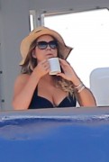 Мэрайя Кэри (Mariah Carey) Wearing A Bikini Top On A Yacht In Ibiza, 30.06.2015 - 42xHQ 8fc4b2420661085