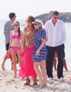 Мэрайя Кэри (Mariah Carey) Boobs Spills Out Of Her Tight Swimsuit In Ibiza - 01.07.2015 - 55xHQ 968b32420660722
