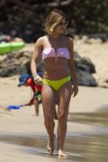 Люси Хейл (Lucy Hale) With Her Boyfriend Wearing A Bikini On The Beach In Hawaii, 30.06.2015 (30xHQ) D849d3420660465
