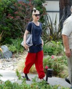 Гвен Стефани (Gwen Stefani) Candids At Griffith Park In Los Angeles, 28.06.2015 (12xHQ) 0aa14f420678100