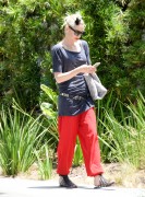 Гвен Стефани (Gwen Stefani) Candids At Griffith Park In Los Angeles, 28.06.2015 (12xHQ) 47ebaf420678071