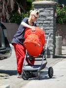 Гвен Стефани (Gwen Stefani) Candids At Griffith Park In Los Angeles, 28.06.2015 (12xHQ) 65e9bc420678064