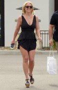 Бритни Спирс (Britney Spears) New Haircut & Leggy Shopping At M. Frederic In Thousand Oaks, 10.06.2015 (57xHQ) C412c7420677936