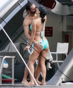 [LQ tag] Eva Longoria - wearing a bikini in Capri 7/13/15