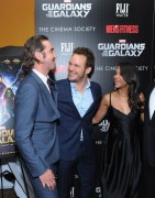 Крис Прэтт (Chris Pratt) The Cinema Society with Men's Fitness & FIJI Water host a screening of 'Guardians of the Galaxy', Crosby Street Hotel, New York, 2014 (83xHQ) 271f2d422501847