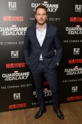 Крис Прэтт (Chris Pratt) The Cinema Society with Men's Fitness & FIJI Water host a screening of 'Guardians of the Galaxy', Crosby Street Hotel, New York, 2014 (83xHQ) 34f2c4422501692