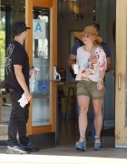 Бритни Спирс (Britney Spears) Spotted In Calabasas, 03.07.2015 (48xHQ) 28a281423010020