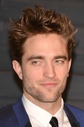 Роберт Паттинсон (Robert Pattinson) Vanity Fair Oscar Party, Wallis Annenberg Center for the Performing Arts, Beverly Hills, 2015 - 20хHQ 0fc66c423180239