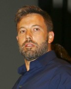 Бен Аффлек (Ben Affleck) promoting 'Batman v Superman Dawn of Justice', San Diego Comic Con, San Diego Convention Center, 07.11.2015 - 13xHQ 35f8e9423533851