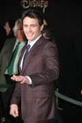 Джеймс Франко (James Franco) Oz The Great and Powerful at El Capitan Theatre, Hollywood, 02.13.2013 - 7xHQ 63f4c8423556582