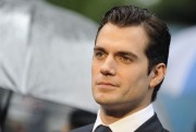Генри Кавилл (Henry Cavill) Man of Steel Premiere at Empire Leicester Square in London, 12.06.2013 (16xHQ) Ed38bb423560772
