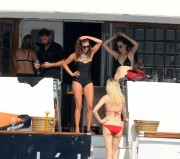 Нина Добрев (Nina Dobrev) Black Swimsuit On A Yacht In St Tropez, France, 21.07.2015 (24xHQ) 286c4e424747176