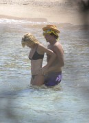 Хайди Клум (Heidi Klum) - Bikini Candids On The Beach In The Mediterranean, 25.07.2015 - 63xHQ 39ed02424745544