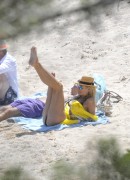 Хайди Клум (Heidi Klum) - Bikini Candids On The Beach In The Mediterranean, 25.07.2015 - 63xHQ 8aa4f5424745536