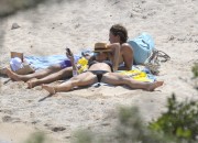 Хайди Клум (Heidi Klum) - Bikini Candids On The Beach In The Mediterranean, 25.07.2015 - 63xHQ Def87b424745595