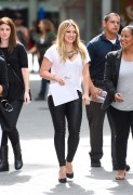 Hilary Duff And Haylie Duff On 'Extra' 06/08/2015