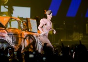 Рианна (Rihanna) Performance in Lyon 2010 (18xHQ) 8dfcf5427809322