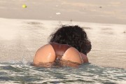 Рианна (Rihanna) On the beach, Barbados, 2013-12-28 (82xHQ) 2b33b0428089490