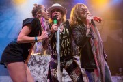Майли Сайрус (Miley Cyrus) Joins Steel Panther Onstage For Final Show At House Of Blues In Los Angeles, 03.08.2015 - 49xHQ 55e3c6428538034