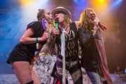 Майли Сайрус (Miley Cyrus) Joins Steel Panther Onstage For Final Show At House Of Blues In Los Angeles, 03.08.2015 - 49xHQ D2d477428538434
