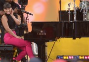 Алисия Кейс (Alicia Keys) Performs on Good Morning America, Rumsey Playfield, New York City, 30.08.2013 - 40xНQ 24bab4428549022