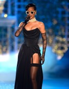 Рианна (Rihanna) Victoria's Secret Fashion Show  Lexington Avenue Armory, New York City, 2012 (23xHQ) 95c4f1428548789
