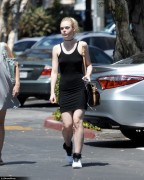 [MQ tag] Elle Fanning & Dakota Fanning - Out and about in Los Angeles (August 12, 2015)