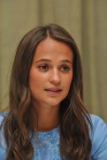 Алисия Викандер (Alicia Vikander) Hollywood Foreign Press Association press conference for 'The Man from U.N.C.L.E.' in London (July 23, 2015) 0fc971429597646
