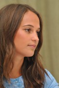 Алисия Викандер (Alicia Vikander) Hollywood Foreign Press Association press conference for 'The Man from U.N.C.L.E.' in London (July 23, 2015) 80d7a0429597586