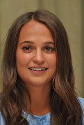 Алисия Викандер (Alicia Vikander) Hollywood Foreign Press Association press conference for 'The Man from U.N.C.L.E.' in London (July 23, 2015) D73e01429597609