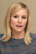 Кристен Белл (Kristen Bell) House Of Lies press conference portraits by Munawar Hosain (Los Angeles, April 15, 2014) - 44xHQ 1fa730430026227