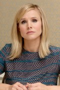 Кристен Белл (Kristen Bell) House Of Lies press conference portraits by Munawar Hosain (Los Angeles, April 15, 2014) - 44xHQ 486d8c430026245