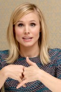 Кристен Белл (Kristen Bell) House Of Lies press conference portraits by Munawar Hosain (Los Angeles, April 15, 2014) - 44xHQ 78a3eb430026271
