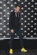 Дэвид Бекхэм (David Beckham) Autograph Session at Adidas Performance Store Champs-Elysees in Paris, 28.02.2013 - 30xHQ 9f05a2431215461