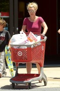 Бритни Спирс (Britney Spears) Shopping At Target With Her Boys, 08.07.2015 - 75xHQ 689e7c431449370