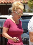 Бритни Спирс (Britney Spears) Shopping At Target With Her Boys, 08.07.2015 - 75xHQ Ec0bc0431449093