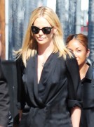 Шарлиз Терон (Charlize Theron) outside Jimmy Kimmel Live in Hollywood, 20.07.2015 (40хHQ) A08673431450040