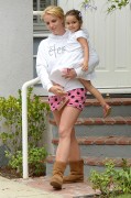 Бритни Спирс (Britney Spears) Spending Time With Her Niece Lexie And Her Boys In Calabasas, 14.06.2015 - 46xHQ D20f6a431450502