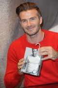 Дэвид Бекхэм (David Beckham) launch of his new Bodywear range at the H&M Times Square (New York, February 1, 2014) - 238xHQ 03ac5c431469413
