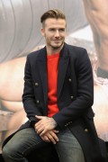 Дэвид Бекхэм (David Beckham) launch of his new Bodywear range at the H&M Times Square (New York, February 1, 2014) - 238xHQ 2d987e431468445