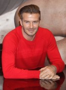 Дэвид Бекхэм (David Beckham) launch of his new Bodywear range at the H&M Times Square (New York, February 1, 2014) - 238xHQ 566870431468008