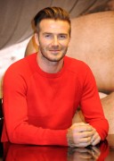 Дэвид Бекхэм (David Beckham) launch of his new Bodywear range at the H&M Times Square (New York, February 1, 2014) - 238xHQ 697fd2431469185