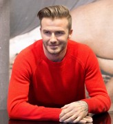Дэвид Бекхэм (David Beckham) launch of his new Bodywear range at the H&M Times Square (New York, February 1, 2014) - 238xHQ 8e6760431469238