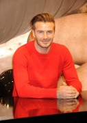 Дэвид Бекхэм (David Beckham) launch of his new Bodywear range at the H&M Times Square (New York, February 1, 2014) - 238xHQ 9723b1431469352