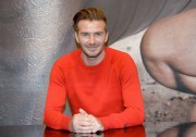 Дэвид Бекхэм (David Beckham) launch of his new Bodywear range at the H&M Times Square (New York, February 1, 2014) - 238xHQ 9f2a3d431469685