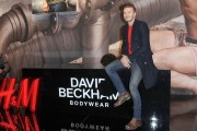 Дэвид Бекхэм (David Beckham) launch of his new Bodywear range at the H&M Times Square (New York, February 1, 2014) - 238xHQ Aa7bf8431468255