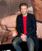 Дэвид Бекхэм (David Beckham) launch of his new Bodywear range at the H&M Times Square (New York, February 1, 2014) - 238xHQ Aeda39431468613