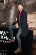 Дэвид Бекхэм (David Beckham) launch of his new Bodywear range at the H&M Times Square (New York, February 1, 2014) - 238xHQ Bc869f431468761